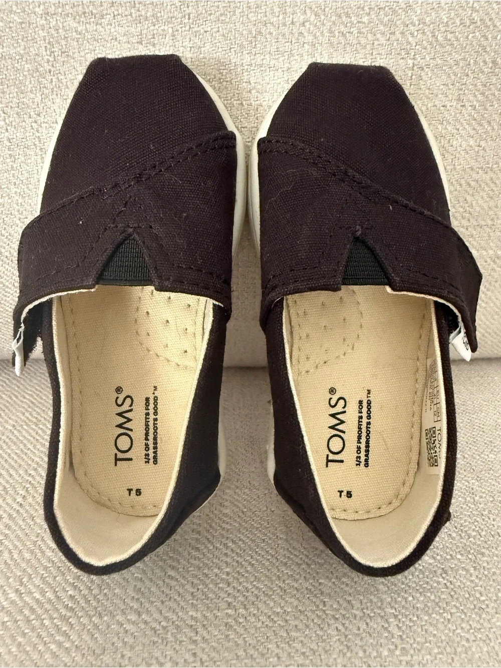 Toms Toddler Black Slip-On Canvas loafers
